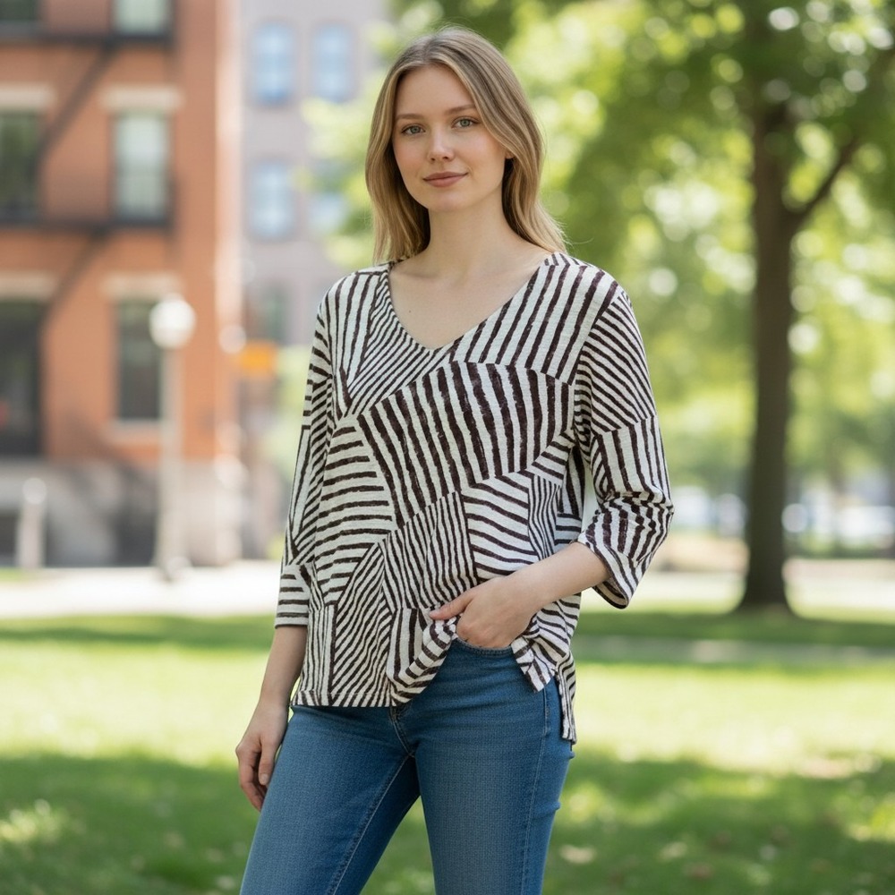 Chicos Womens Size 2 Brown White Geometric Striped V-Neck 3/4 Sleeve Cotton Top